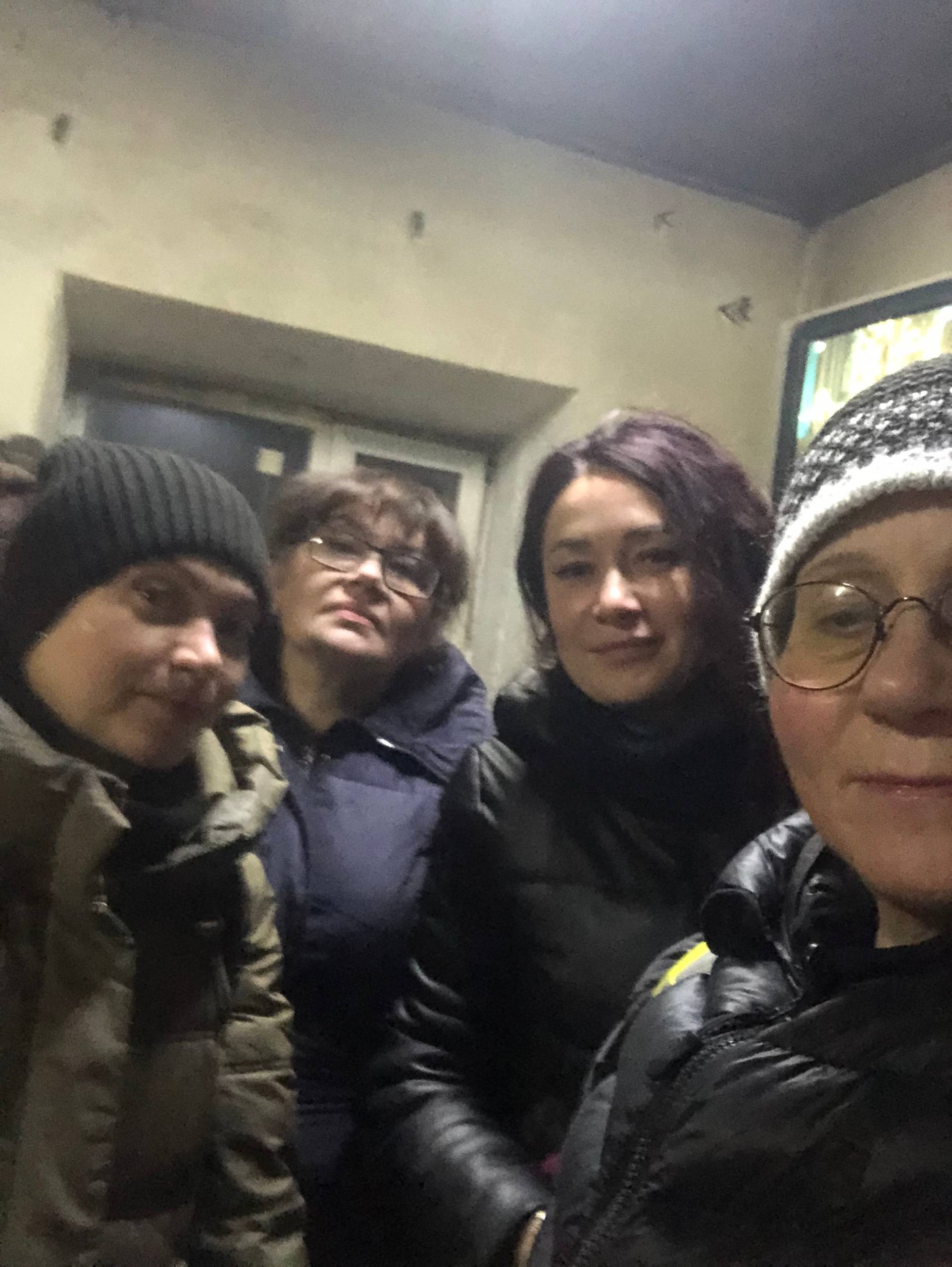 В понедельник волонтерили в [c...